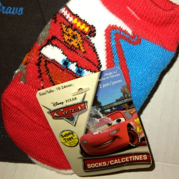 ☆BUNDLE☆Disney Planes Toddler Tee & NWT Disney Cars Socks Set☆ - Picture 12 of 14